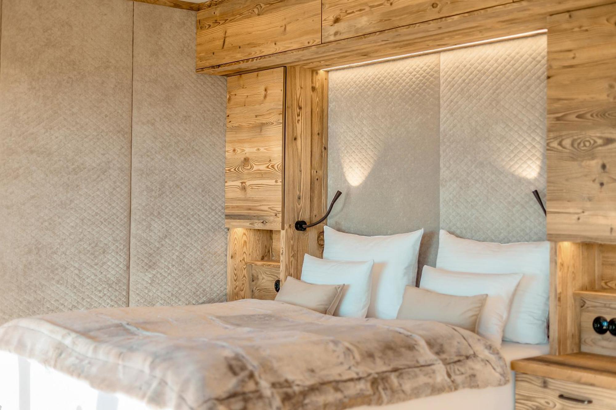 Brandlalm Chalets Gundisch Ruang foto