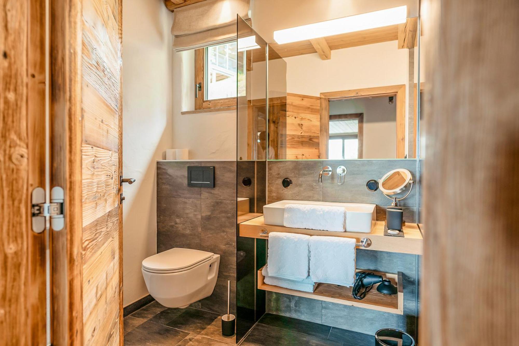 Brandlalm Chalets Gundisch Ruang foto